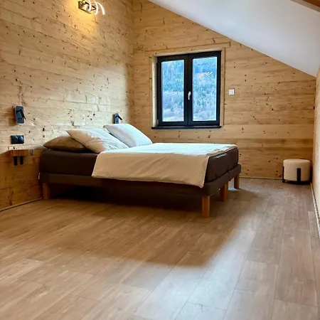 Iris, Privatif, 4p Horská chata Rochesson