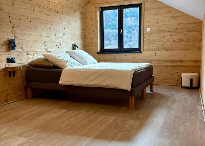 Iris, Privatif, 4p Horská chata Rochesson